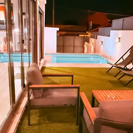 빌라 Heated Pool & Sauna Bliss - Luxury 4br *