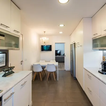 Luxury Heated Pool & Sauna - No Parties Allowed 别墅