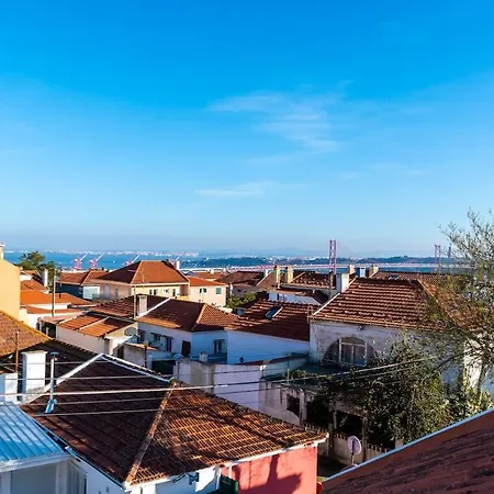 Luxury With A Pool In The - No Parties Allowed * Lisbon
