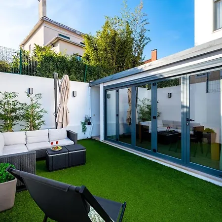 Luxury With A Pool In The - No Parties Allowed