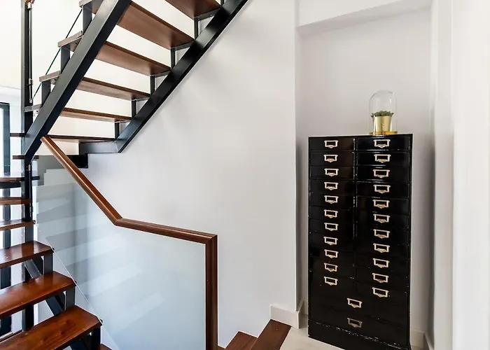 Heated Pool & Sauna Bliss - Luxury 4Br Villa * ליסבון