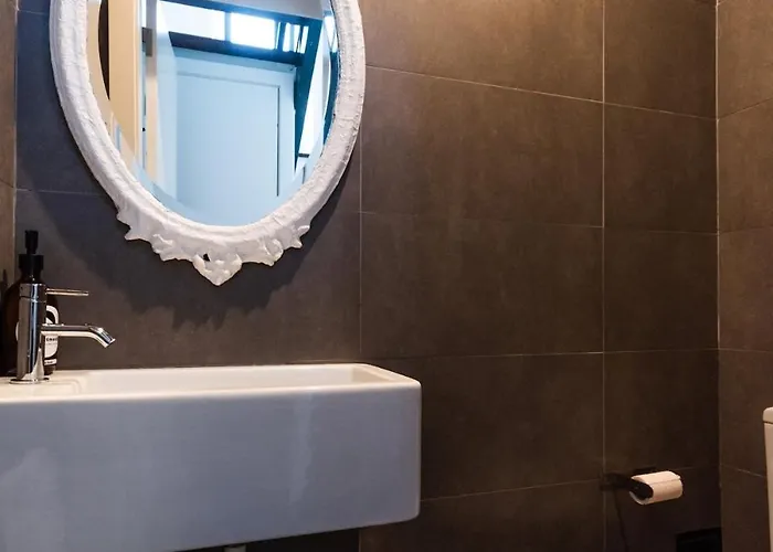 Heated Pool & Sauna Bliss - Luxury 4Br Villa וילה *