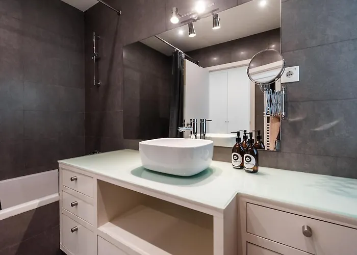 וילה Heated Pool & Sauna Bliss - Luxury 4Br Villa ליסבון