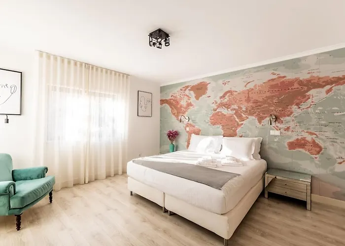 Heated Pool & Sauna Bliss - Luxury 4Br Villa *