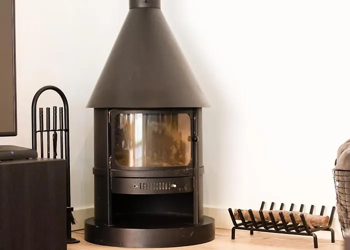 Heated Pool & Sauna Bliss - Luxury 4Br Villa וילה ליסבון