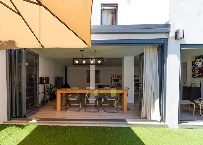 Heated Pool & Sauna Bliss - Luxury 4Br Villa וילה