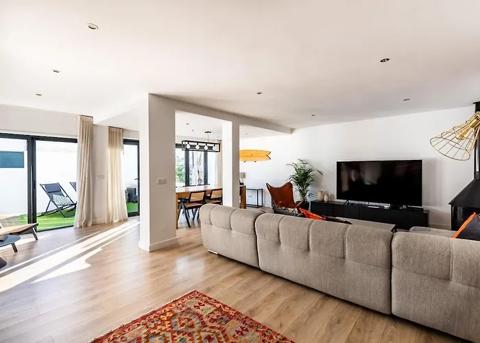 וילה Heated Pool & Sauna Bliss - Luxury 4Br Villa ליסבון