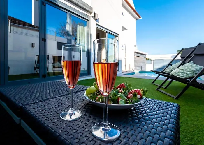 וילה Heated Pool & Sauna Bliss - Luxury 4Br Villa