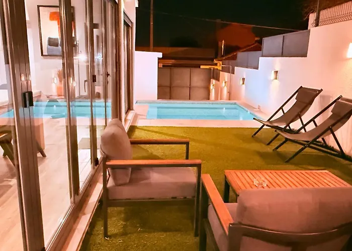 וילה Heated Pool & Sauna Bliss - Luxury 4Br Villa *