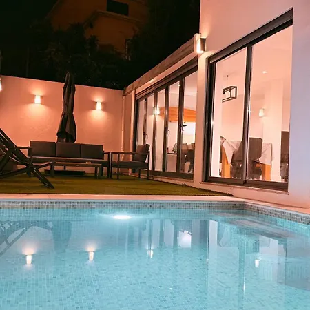 别墅 Heated Pool & Sauna Bliss - Luxury 4br *