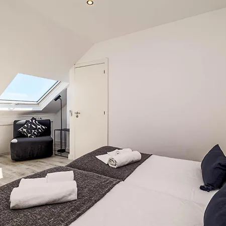 Heated Pool & Sauna Bliss - Luxury 4br 别墅