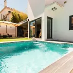 Heated Pool & Sauna Bliss - Luxury 4br * Lizbona