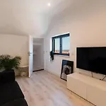 Heated Pool & Sauna Bliss - Luxury 4br Willa
